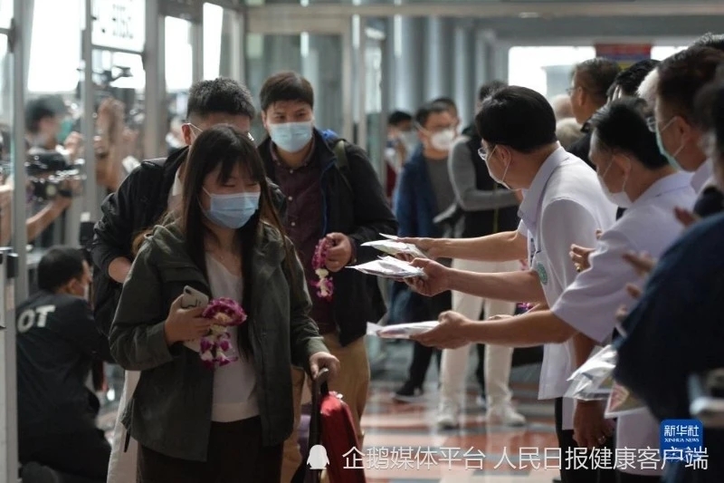 白岩松评烟花爆竹禁与放:讨论背后是人们盼望年味回归的心情